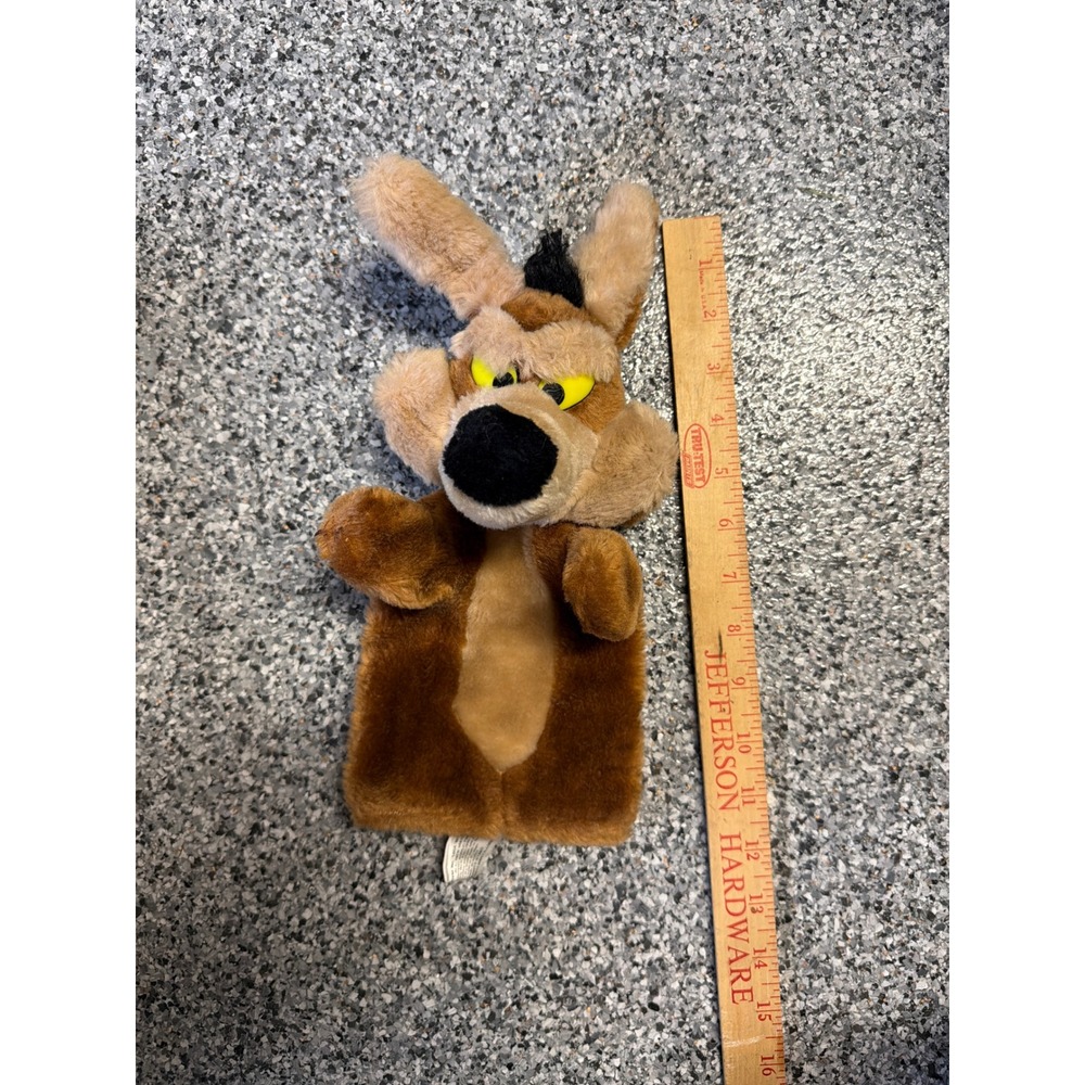 Vintage 1989 Warner Bros Looney Tunes Wile E. Coyote Plush Hand Puppet 11 Inch